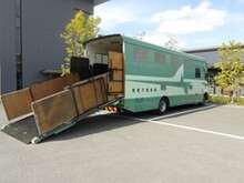 馬運車(後部)