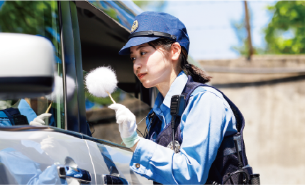 地域警察官の一日 110番通報臨場（車上ねらい） 画像
